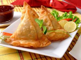 famous-indian-street-foods