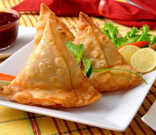 Top 10 famous Indian street foods famous-indian-street-foods